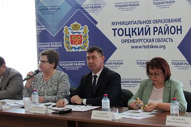 Нуждающимся семьям поможет соцконтракт